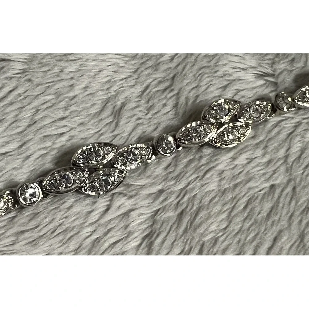 Vintage Monet Rhinestone Bracelet Silver Tone Marquise Navette Link Signed 7.75